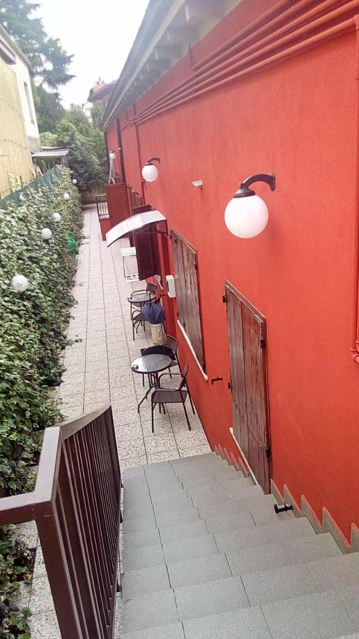 Il Gelsomino Aparthotel Cantù Esterno foto